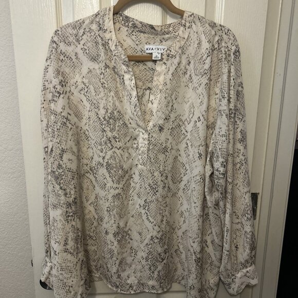 AVA & VIV Beige Snake Print Long Sleeve Blouse Shirt Women's Plus Size 2X V-neck - Picture 1 of 11